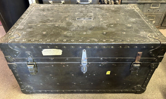 US Army Signal Corps Chest BC-5 Made By Oshkosh Trunks And Luggage